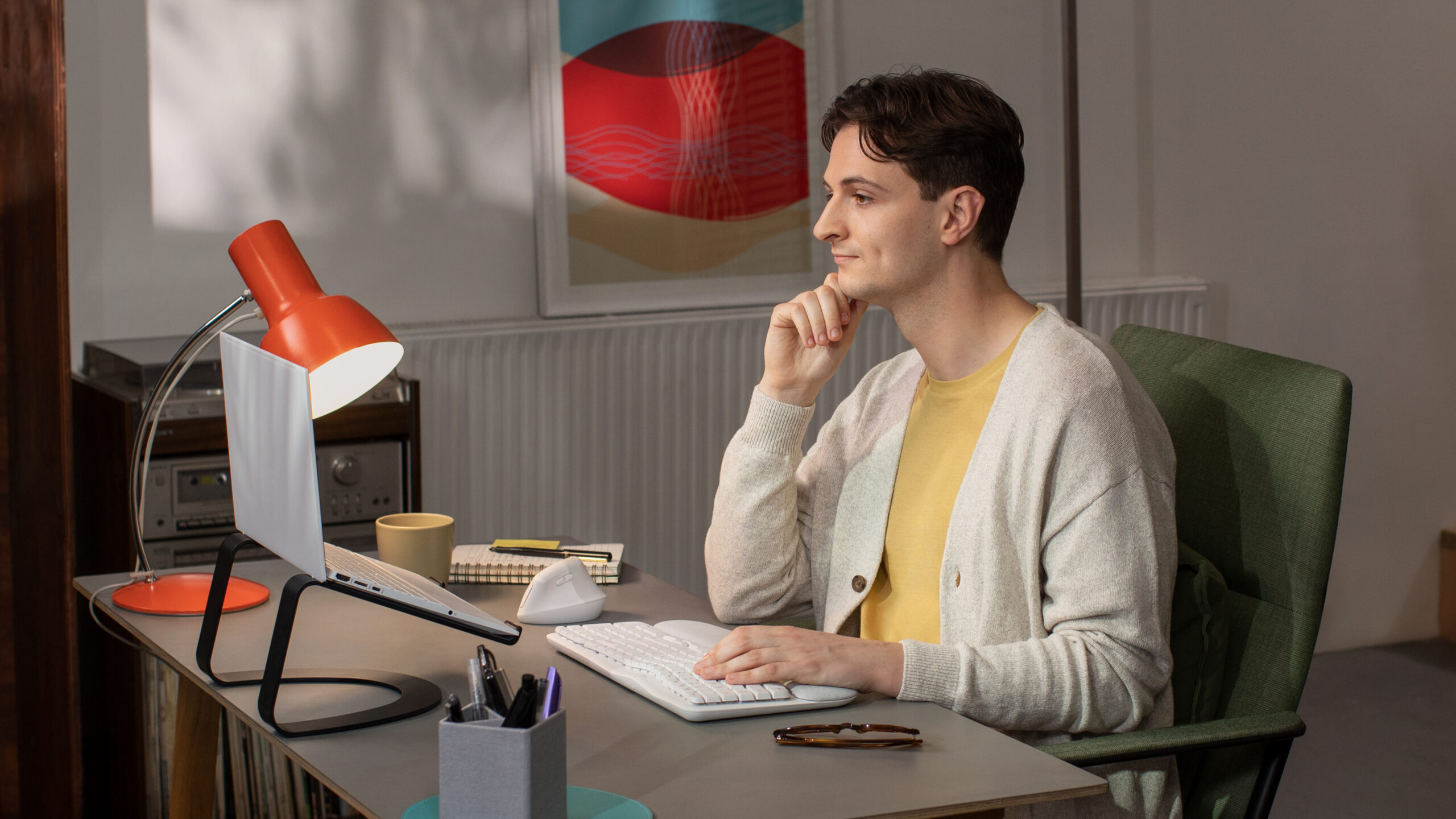 Logitech Ergo Series Wave Keys Wireless Ergonomic Keyboard with Cushioned Palm Rest, Off-white - Teclado - con reposamanos acolchado - inalámbrico - Bluetooth LE - blanco hueso